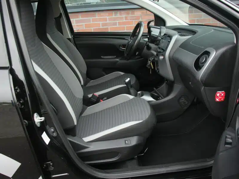 Toyota Aygo 11.2018*Navi*Klima*GrzaneFotele*Kamera*Esp*Led*BT*Alu*Android*GwarVGS II (2014-)