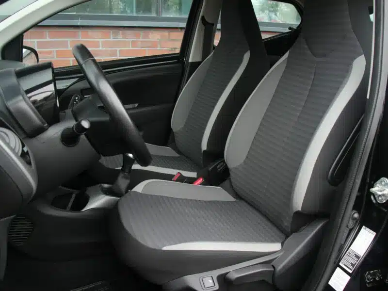 Toyota Aygo 11.2018*Navi*Klima*GrzaneFotele*Kamera*Esp*Led*BT*Alu*Android*GwarVGS II (2014-)