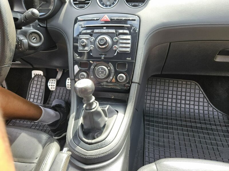 Peugeot RCZ Skóra / Nawigacja / Podgrzewane fotele / Klimatronic