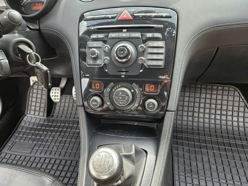 Peugeot RCZ Skóra / Nawigacja / Podgrzewane fotele / Klimatronic