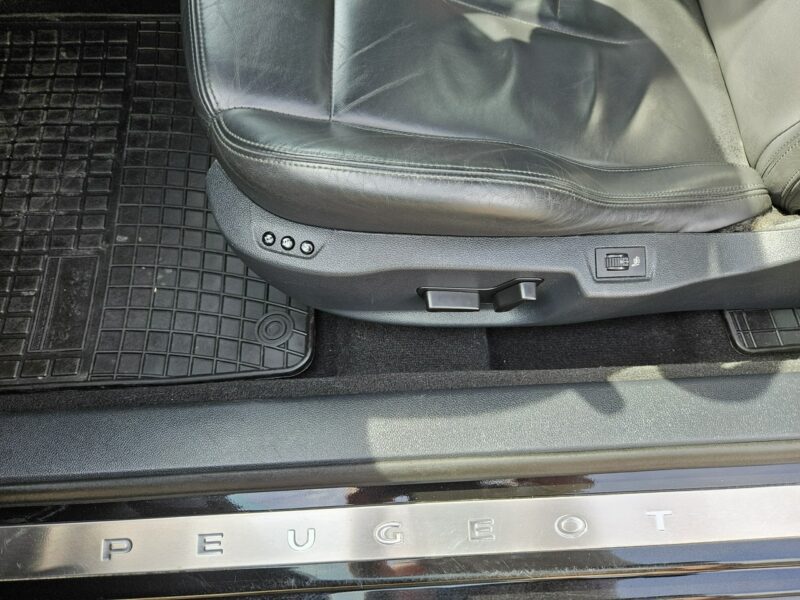 Peugeot RCZ Skóra / Nawigacja / Podgrzewane fotele / Klimatronic
