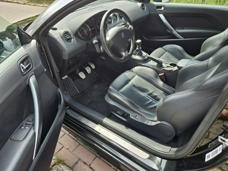 Peugeot RCZ Skóra / Nawigacja / Podgrzewane fotele / Klimatronic