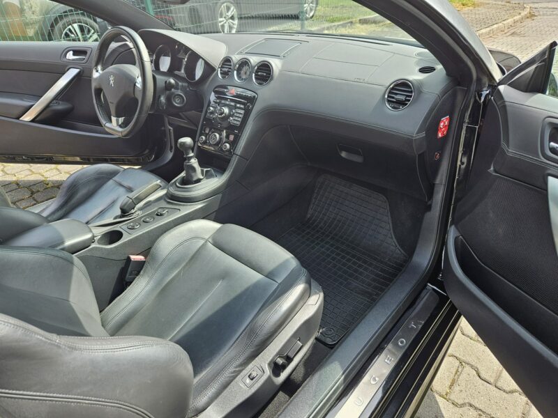 Peugeot RCZ Skóra / Nawigacja / Podgrzewane fotele / Klimatronic