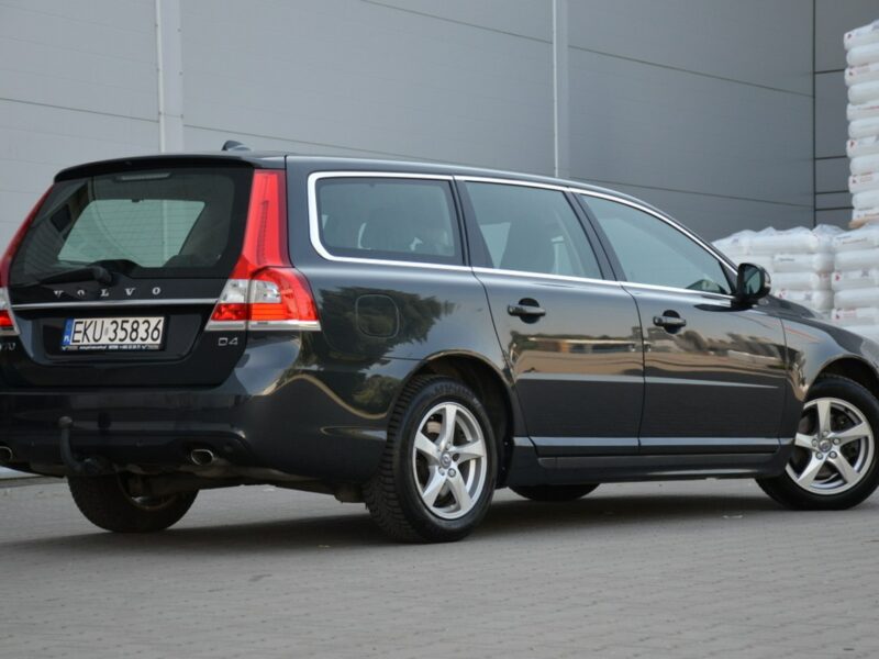 Volvo V70 Zarejestrowane 2.0D4 181KM Lift Serwis Bi-xenon Navi As.pasa ruchu III (2007-)
