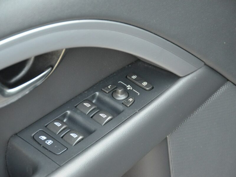 Volvo V70 Zarejestrowane 2.0D4 181KM Lift Serwis Bi-xenon Navi As.pasa ruchu III (2007-)