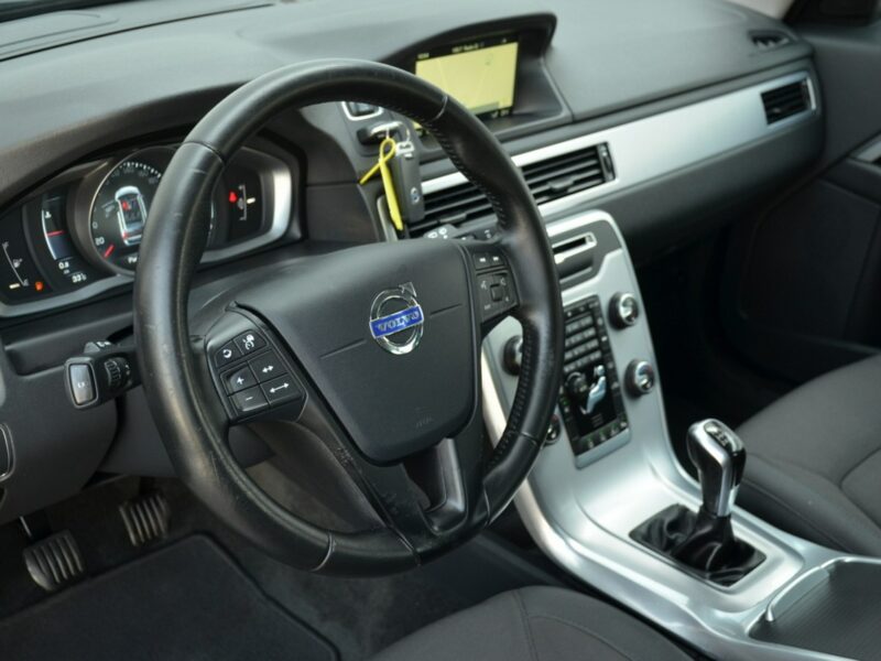 Volvo V70 Zarejestrowane 2.0D4 181KM Lift Serwis Bi-xenon Navi As.pasa ruchu III (2007-)