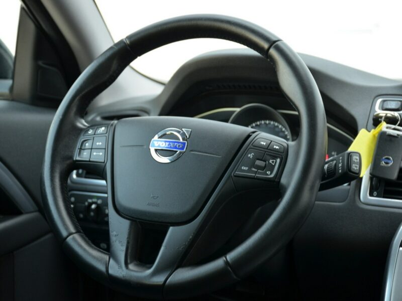 Volvo V70 Zarejestrowane 2.0D4 181KM Lift Serwis Bi-xenon Navi As.pasa ruchu III (2007-)