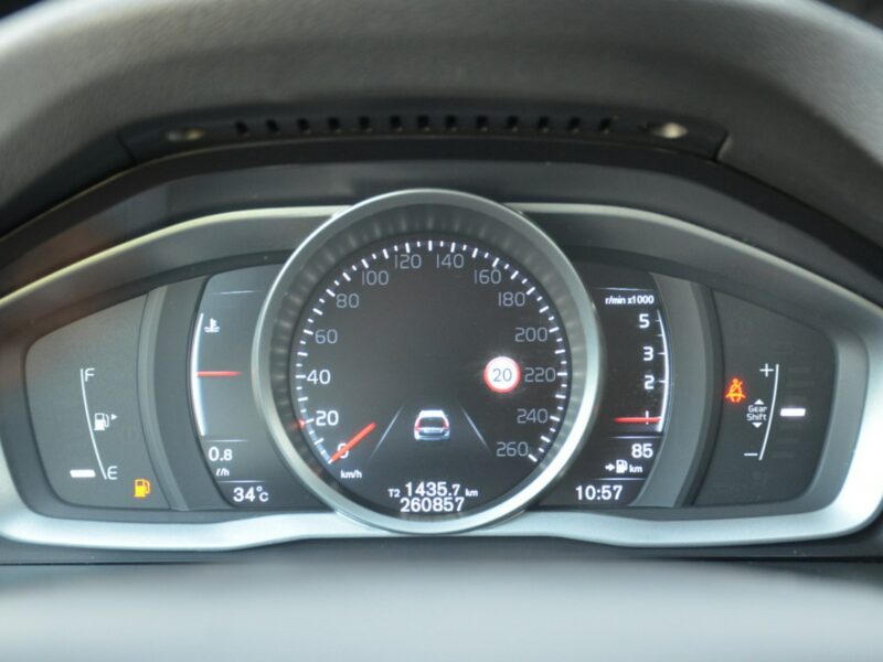 Volvo V70 Zarejestrowane 2.0D4 181KM Lift Serwis Bi-xenon Navi As.pasa ruchu III (2007-)
