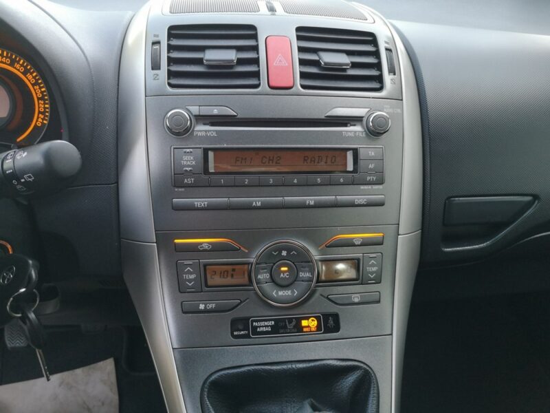 Toyota Auris 1.33 Benzyna 101KM Klimatronik LIFT Isofix Servis Gwarancja I (2006-2012)