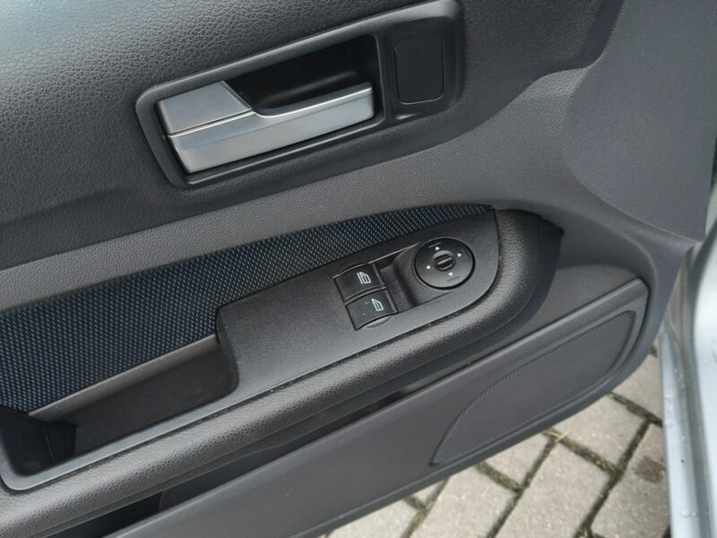 Ford Focus 1,6benz. Klimatyzacja.Hak.El.szyby.Centralka.Serwis.OKAZJA Mk2 (2004-2011)