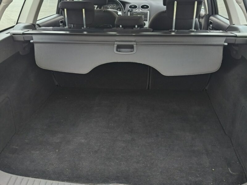 Ford Focus 1,6benz. Klimatyzacja.Hak.El.szyby.Centralka.Serwis.OKAZJA Mk2 (2004-2011)
