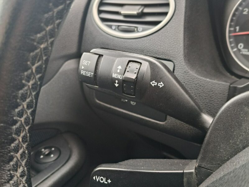 Ford Focus 1,6benz. Klimatyzacja.Hak.El.szyby.Centralka.Serwis.OKAZJA Mk2 (2004-2011)