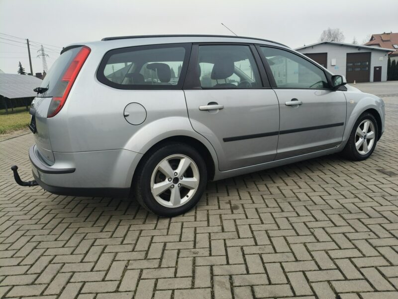 Ford Focus 1,6benz. Klimatyzacja.Hak.El.szyby.Centralka.Serwis.OKAZJA Mk2 (2004-2011)
