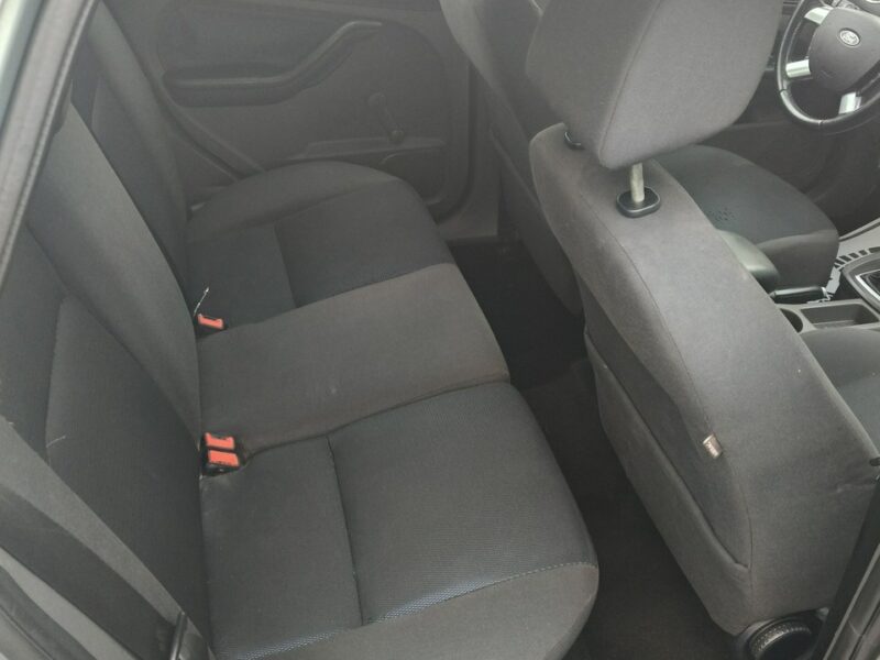 Ford Focus 1,6benz. Klimatyzacja.Hak.El.szyby.Centralka.Serwis.OKAZJA Mk2 (2004-2011)