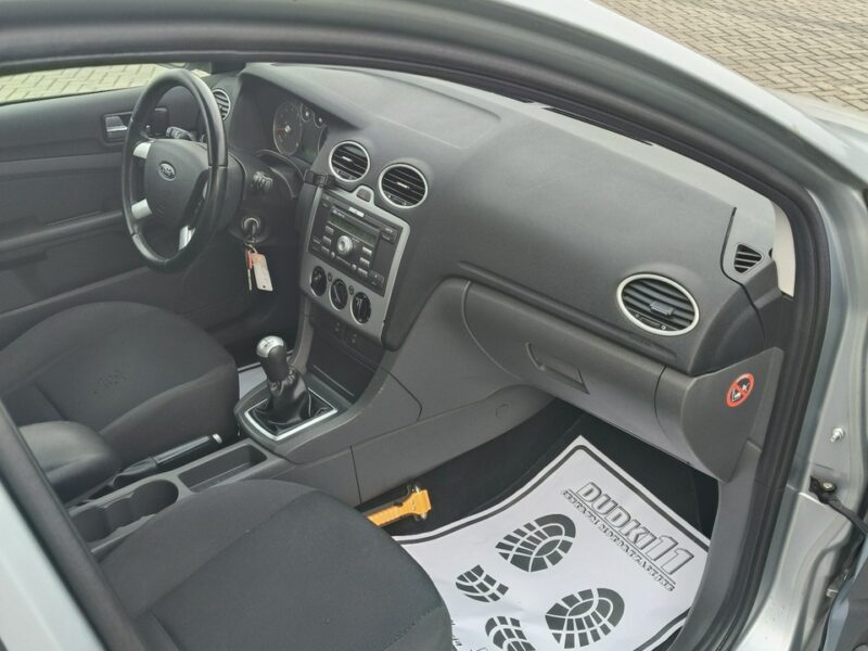 Ford Focus 1,6benz. Klimatyzacja.Hak.El.szyby.Centralka.Serwis.OKAZJA Mk2 (2004-2011)