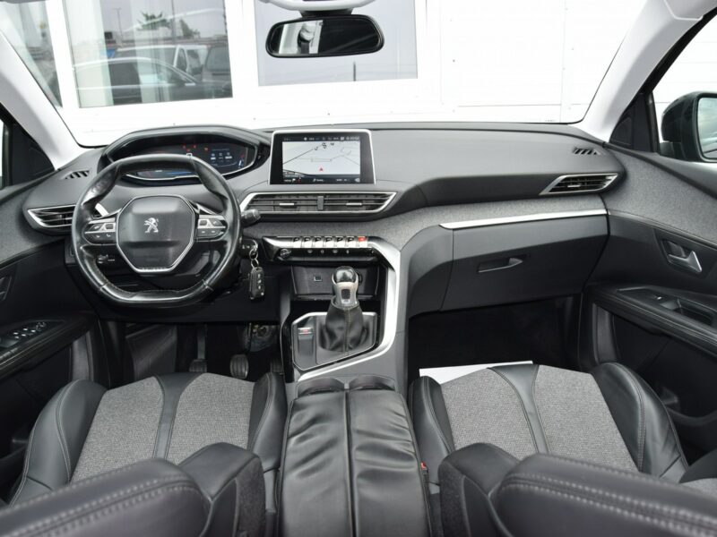Peugeot 5008 1.2i 7-osób Panoramadach Navi Euro-6b 144tys.km Nowy rozrząd i dwumasa II (2017-)