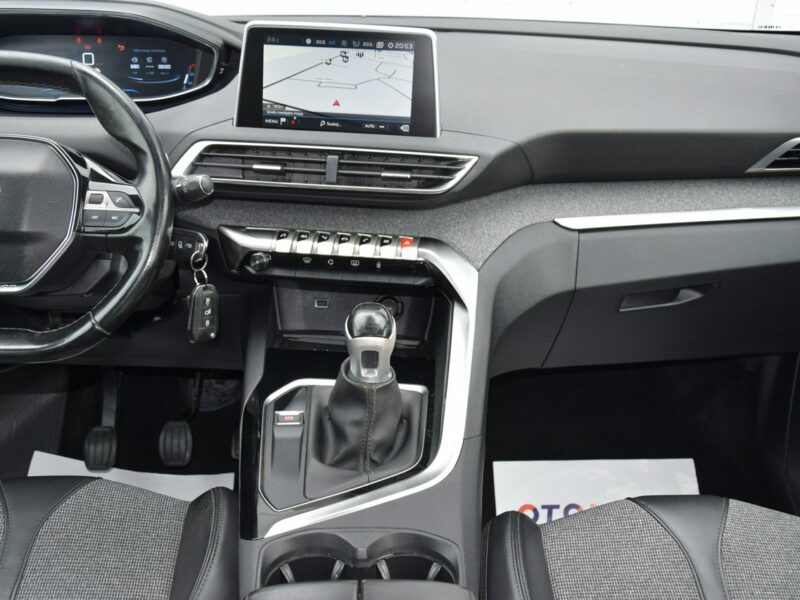 Peugeot 5008 1.2i 7-osób Panoramadach Navi Euro-6b 144tys.km Nowy rozrząd i dwumasa II (2017-)