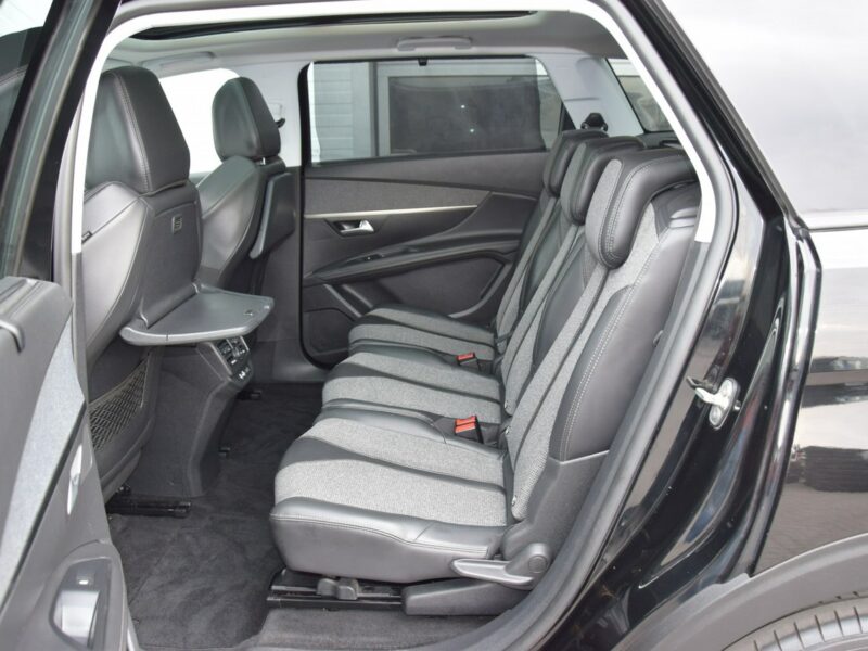 Peugeot 5008 1.2i 7-osób Panoramadach Navi Euro-6b 144tys.km Nowy rozrząd i dwumasa II (2017-)