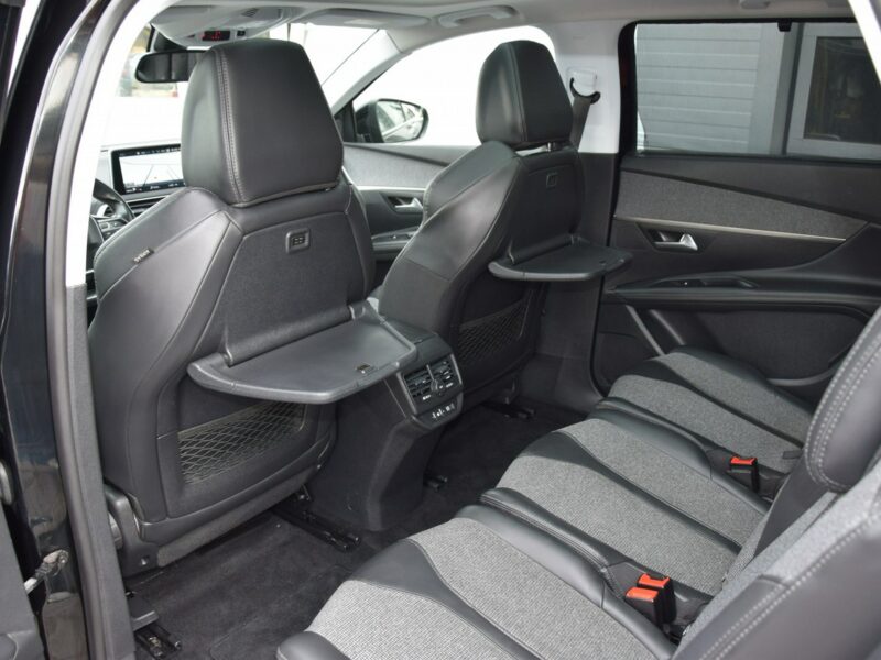 Peugeot 5008 1.2i 7-osób Panoramadach Navi Euro-6b 144tys.km Nowy rozrząd i dwumasa II (2017-)
