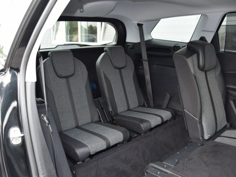 Peugeot 5008 1.2i 7-osób Panoramadach Navi Euro-6b 144tys.km Nowy rozrząd i dwumasa II (2017-)