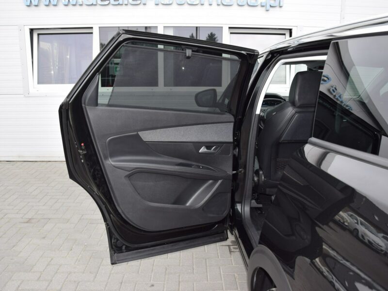Peugeot 5008 1.2i 7-osób Panoramadach Navi Euro-6b 144tys.km Nowy rozrząd i dwumasa II (2017-)