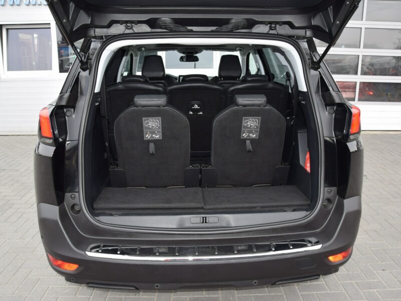 Peugeot 5008 1.2i 7-osób Panoramadach Navi Euro-6b 144tys.km Nowy rozrząd i dwumasa II (2017-)