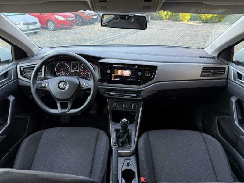 Volkswagen Polo 1,0 65KM Rej. 03.2019 Klimatyzacja 2xPDC Nawigacja VI (2017-)