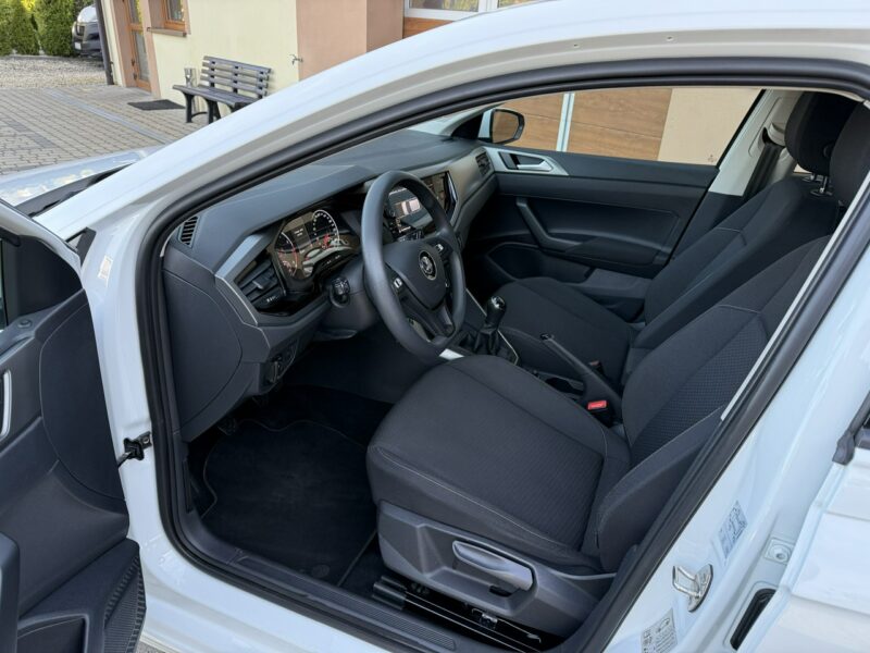Volkswagen Polo 1,0 65KM Rej. 03.2019 Klimatyzacja 2xPDC Nawigacja VI (2017-)