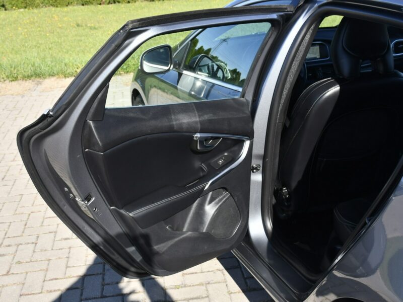 Volvo V40 2,0hdi DUDKI11 R-Design.Serwis,Navi,Klimatr 2 str.Pół-Skóry II (2012-)