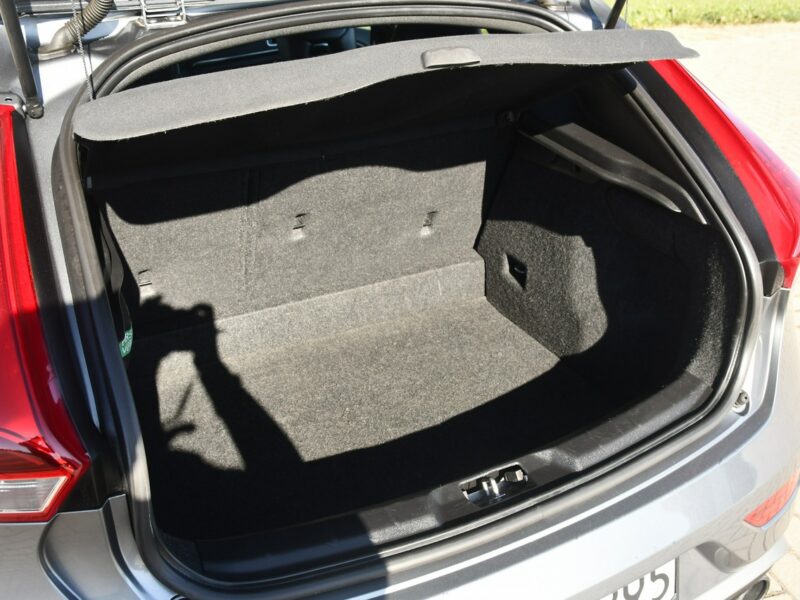 Volvo V40 2,0hdi DUDKI11 R-Design.Serwis,Navi,Klimatr 2 str.Pół-Skóry II (2012-)