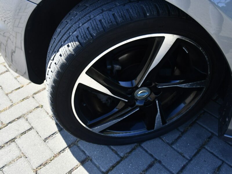 Volvo V40 2,0hdi DUDKI11 R-Design.Serwis,Navi,Klimatr 2 str.Pół-Skóry II (2012-)