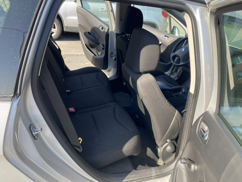 Peugeot 308 Nawigacja, klimatronik, 9 airbag, światła dzienne, opony wielosezonowe T7 (2008-2013)