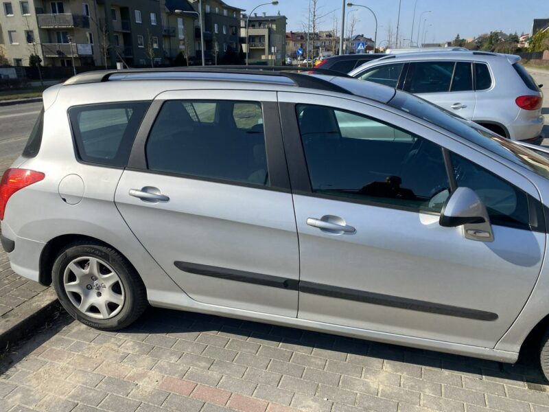 Peugeot 308 Nawigacja, klimatronik, 9 airbag, światła dzienne, opony wielosezonowe T7 (2008-2013)