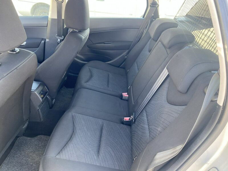 Peugeot 308 Nawigacja, klimatronik, 9 airbag, światła dzienne, opony wielosezonowe T7 (2008-2013)