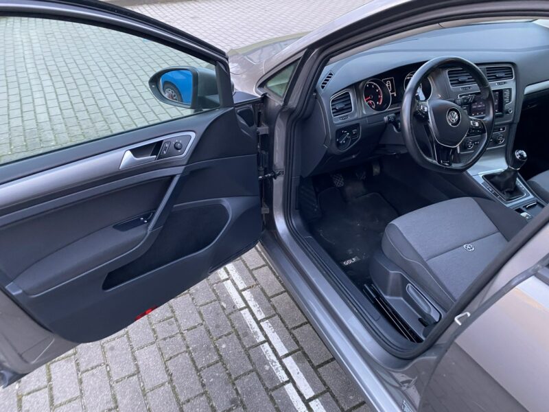 Volkswagen Golf Trendline, benz, nawigacja, tempomat aktywny,dodatkowe koła, jak nowy VII (2012-)