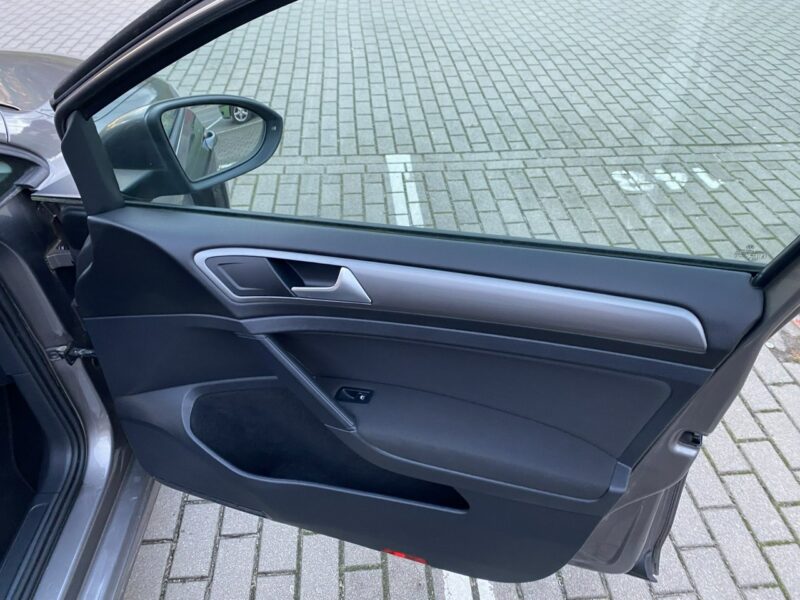 Volkswagen Golf Trendline, benz, nawigacja, tempomat aktywny,dodatkowe koła, jak nowy VII (2012-)