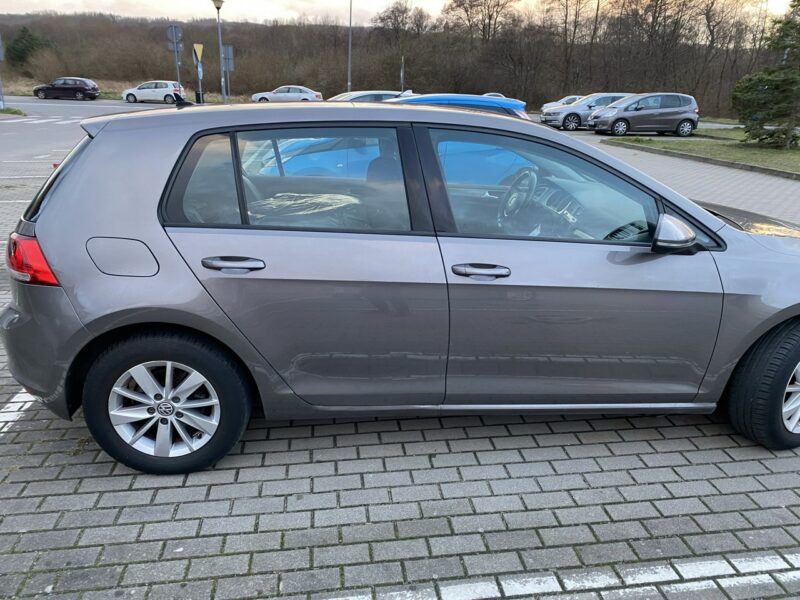 Volkswagen Golf Trendline, benz, nawigacja, tempomat aktywny,dodatkowe koła, jak nowy VII (2012-)
