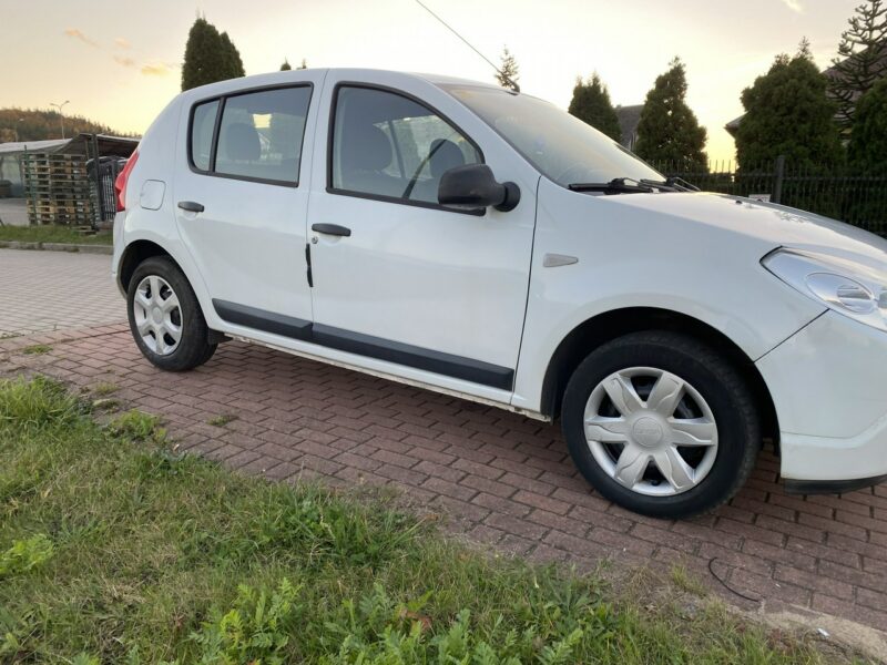 Dacia Sandero Niezawodna benzyna, niski przebieg, klimatyzacja, centr. zamek, isofix I (2008-2012)
