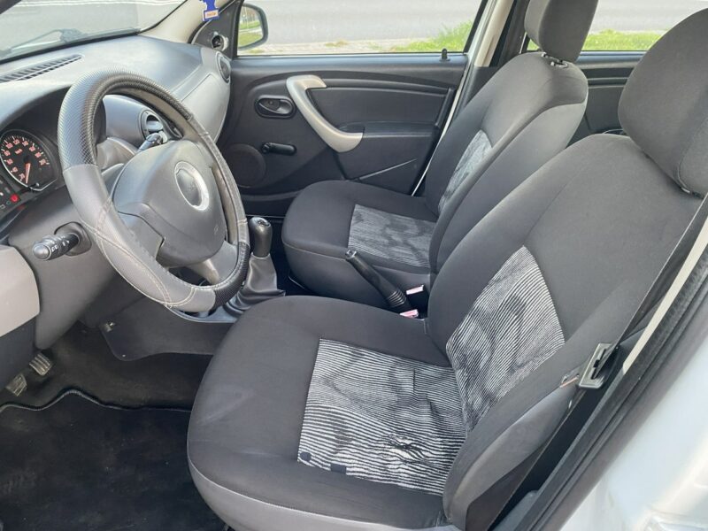 Dacia Sandero Niezawodna benzyna, niski przebieg, klimatyzacja, centr. zamek, isofix I (2008-2012)