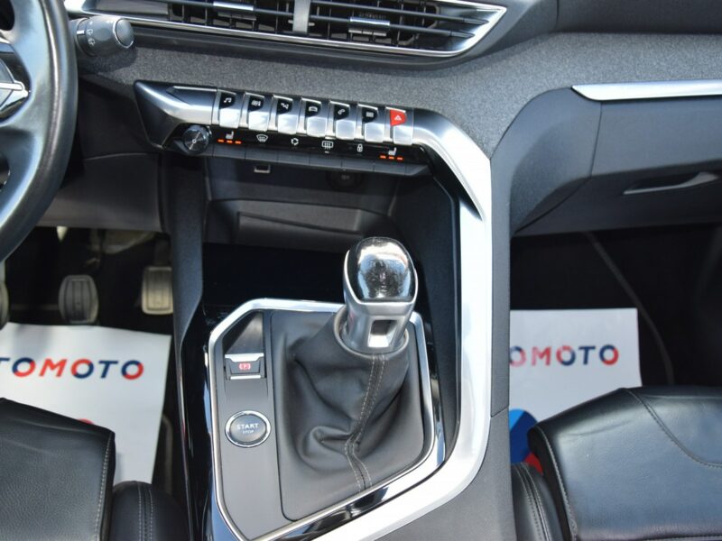 Peugeot 5008 1.2i 7-osób 100% bezwypadkowy Panorama Navi Kamera Euro-6b 157tys.km II (2017-)