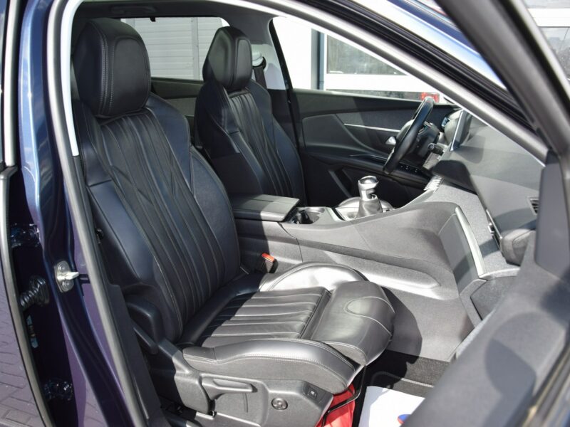 Peugeot 5008 1.2i 7-osób 100% bezwypadkowy Panorama Navi Kamera Euro-6b 157tys.km II (2017-)