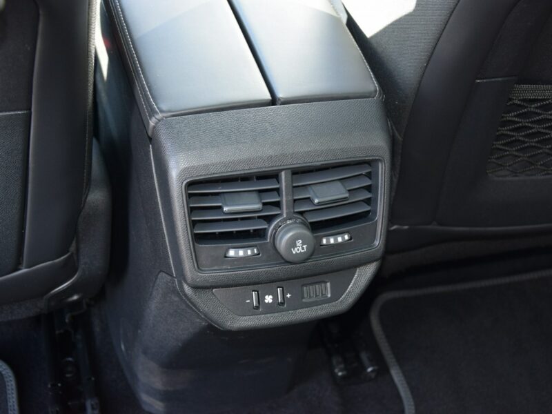 Peugeot 5008 1.2i 7-osób 100% bezwypadkowy Panorama Navi Kamera Euro-6b 157tys.km II (2017-)