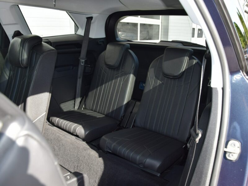 Peugeot 5008 1.2i 7-osób 100% bezwypadkowy Panorama Navi Kamera Euro-6b 157tys.km II (2017-)