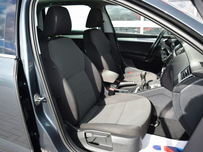 Škoda Octavia 1.4 TSI Serwis Panoramadach Navi Bluetooth Euro-5b Rozrząd na pasku III (2013-)