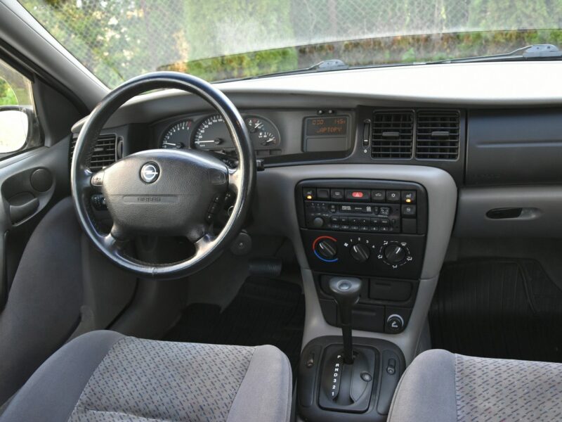 Opel Vectra CD 2.5 V6 170KM AUTOMAT 1997r. Klima niski przebieg 119tkm Rezerwacja B (1995-2002)