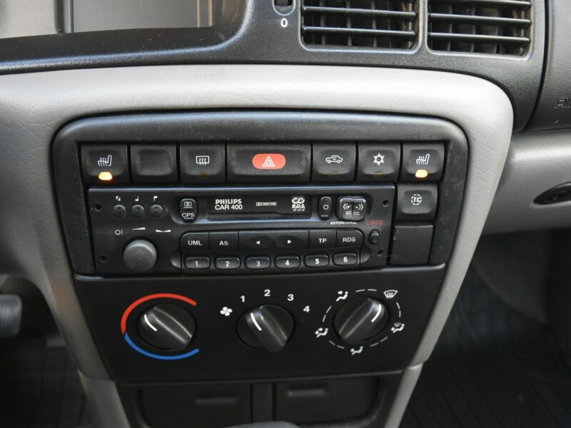 Opel Vectra CD 2.5 V6 170KM AUTOMAT 1997r. Klima niski przebieg 119tkm Rezerwacja B (1995-2002)