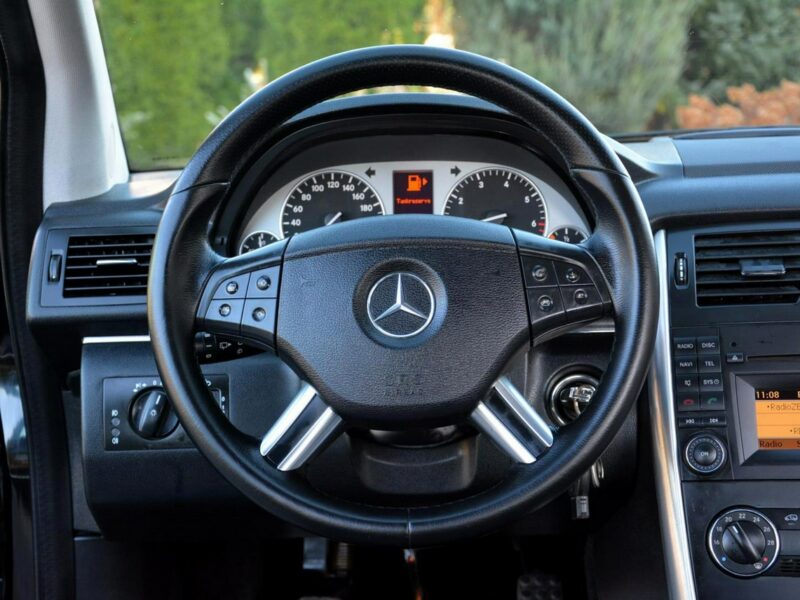 Mercedes B 180 Avantgarde Navi Skóry *2xPark*Grzane fotele Alu 17 Nowe opony W245 (2005-2011)