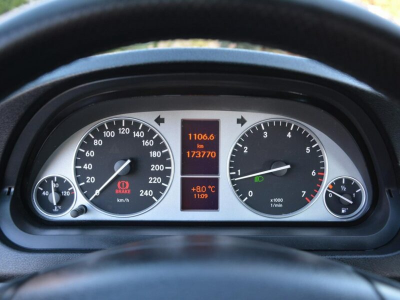 Mercedes B 180 Avantgarde Navi Skóry *2xPark*Grzane fotele Alu 17 Nowe opony W245 (2005-2011)