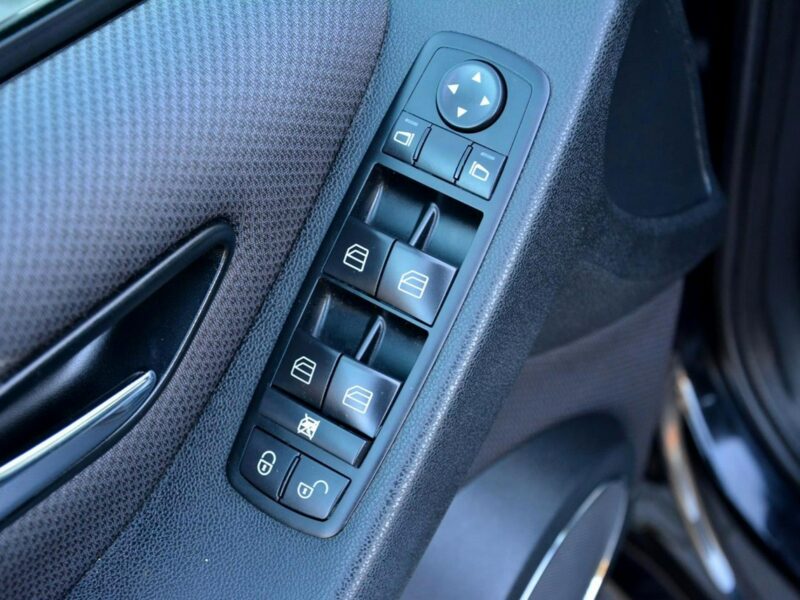 Mercedes B 180 Avantgarde Navi Skóry *2xPark*Grzane fotele Alu 17 Nowe opony W245 (2005-2011)