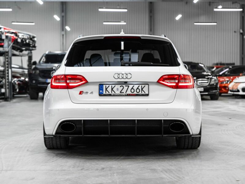 Audi RS4 Biały kruk. Jak nowa. Panorama, B&O. Bezwypadkowa. B8 (2012-2015)
